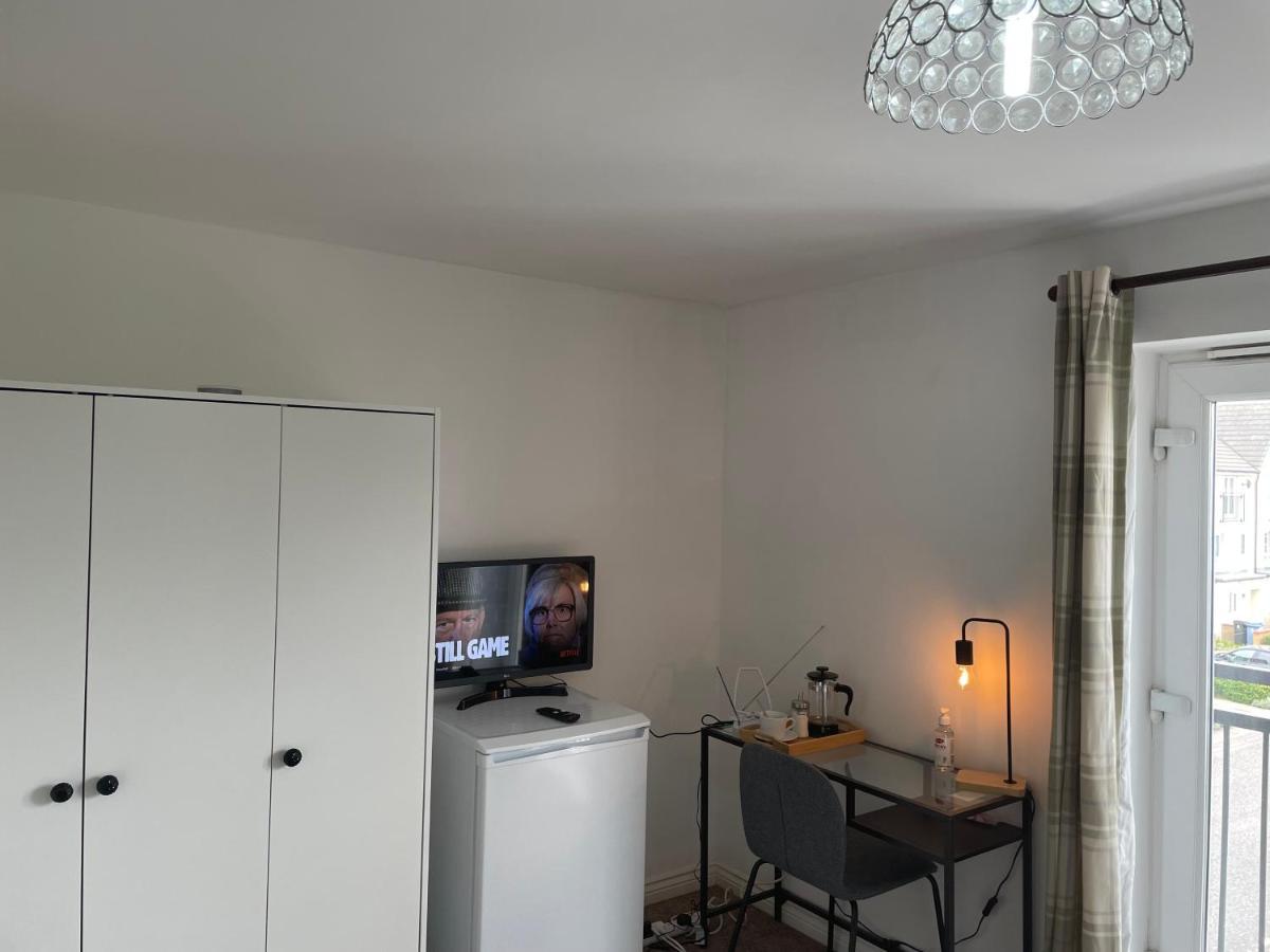 Luxury Rooms In Furnished Guests-Only House Free Wifi West Thurrock Grays Exterior photo